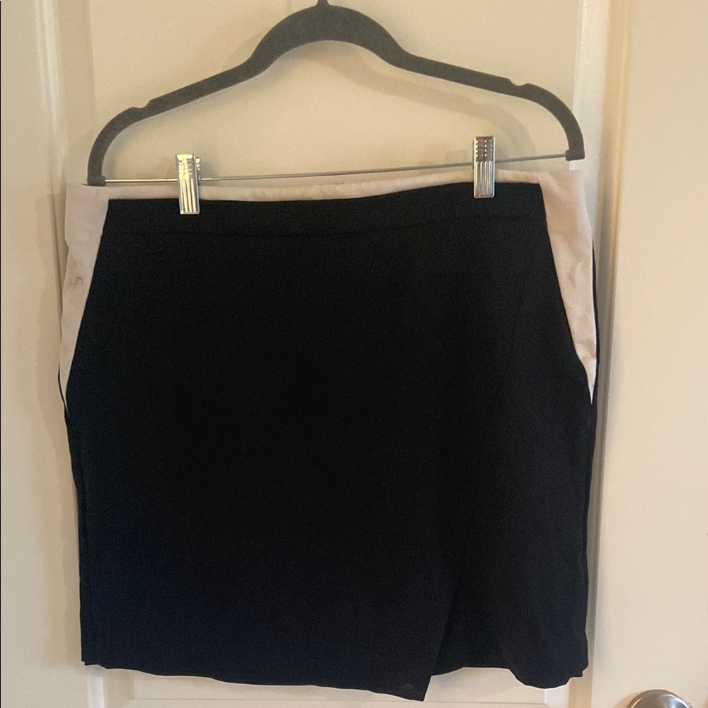 White House Black Market Slimming Skirt Size 12